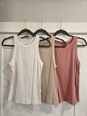 Set Of 3 GAP Sleeveless Ribbed Tank Tops - White, Tan, Dusty Rose